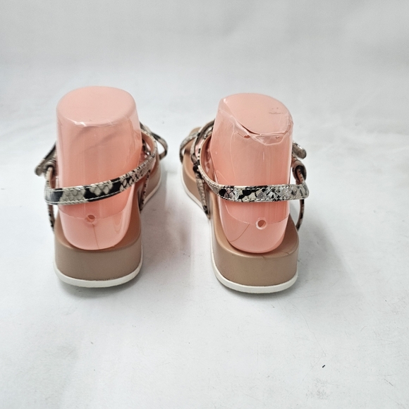 A New Day Eden Snakeskin Toe Loop Sandals Womens 7 Gray Strappy Hook Loop - Picture 7 of 10